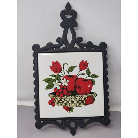 Vintage Cast Iron Trivet With Fruit Basket Print By Lodge‎ Japan - Picture 1 of 7